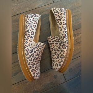 TOMS leopard print platform slip on show size 10